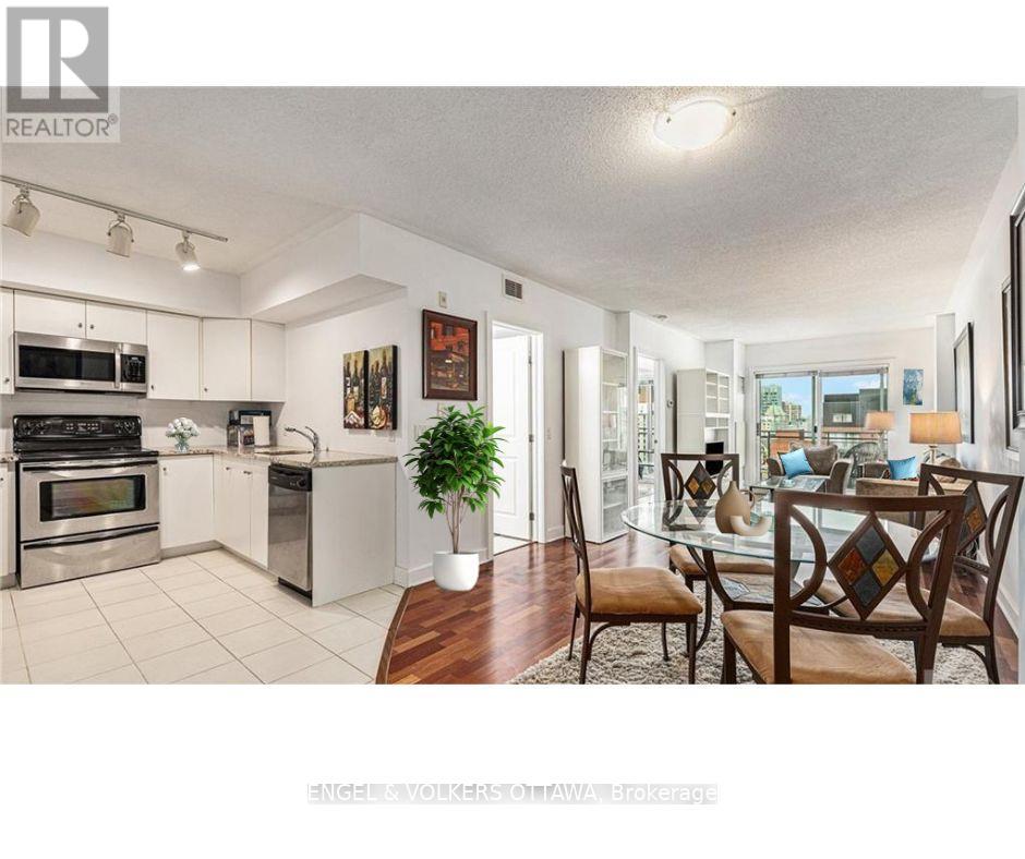 1112 - 138 Somerset Street W, Ottawa, Ontario  K2P 0A3 - Photo 6 - X12692152