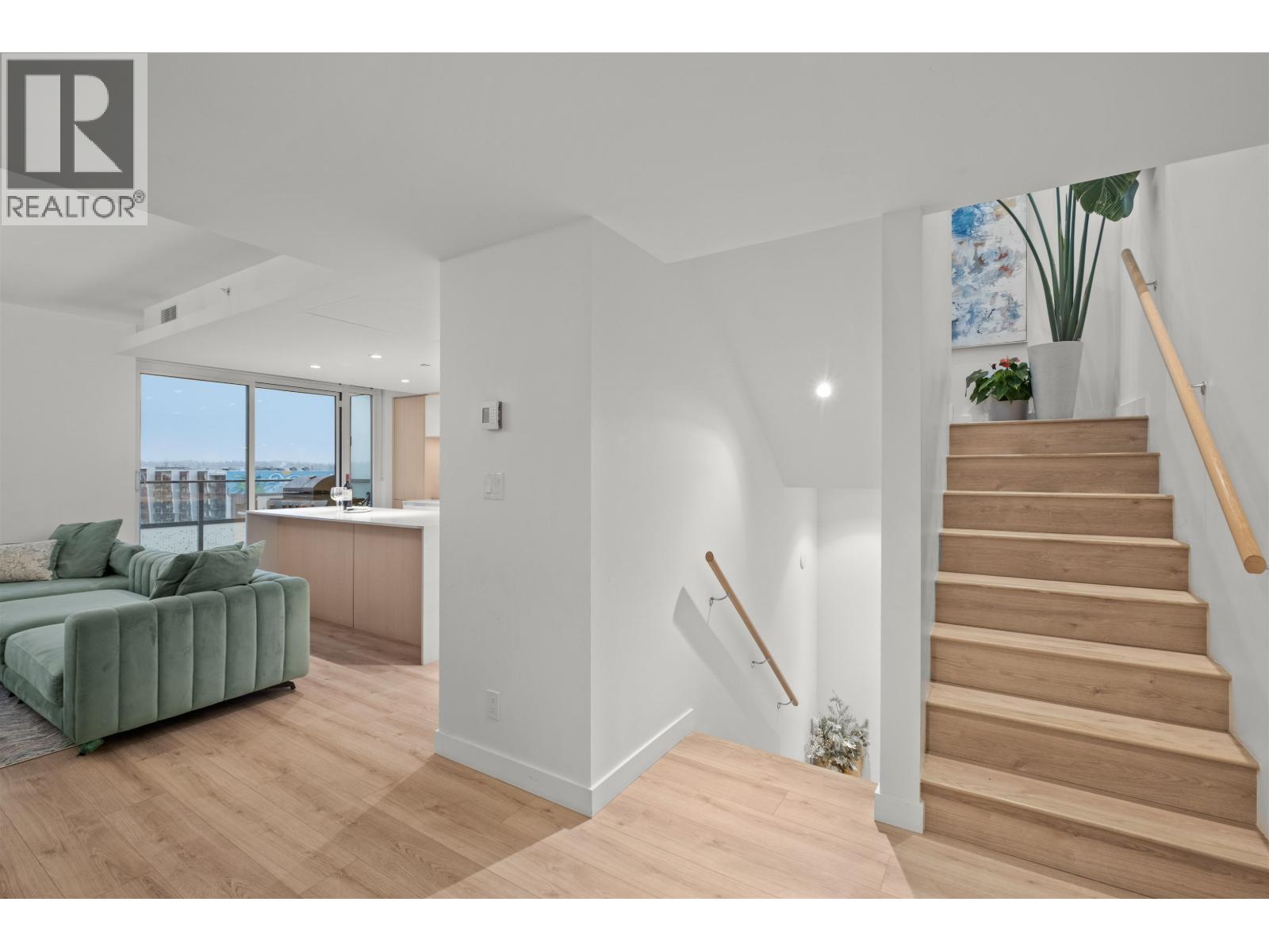 611 1500 Fern Street, North Vancouver, British Columbia  V7J 0E6 - Photo 12 - R3078928