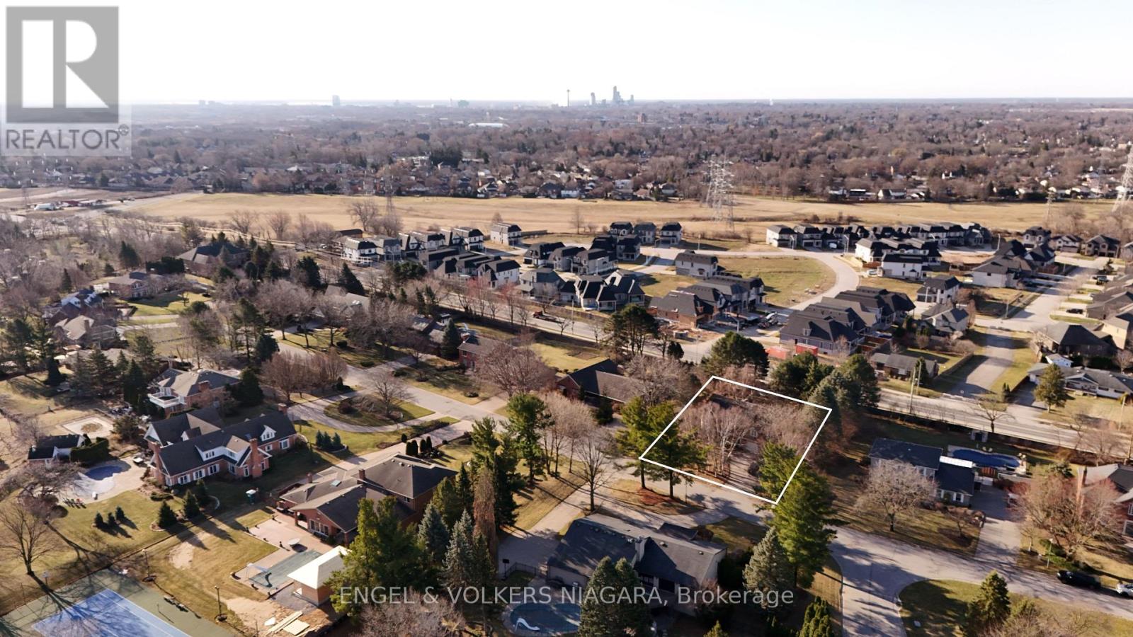 6542 January Drive, Niagara Falls, Ontario  L2J 4J4 - Photo 5 - X12692184