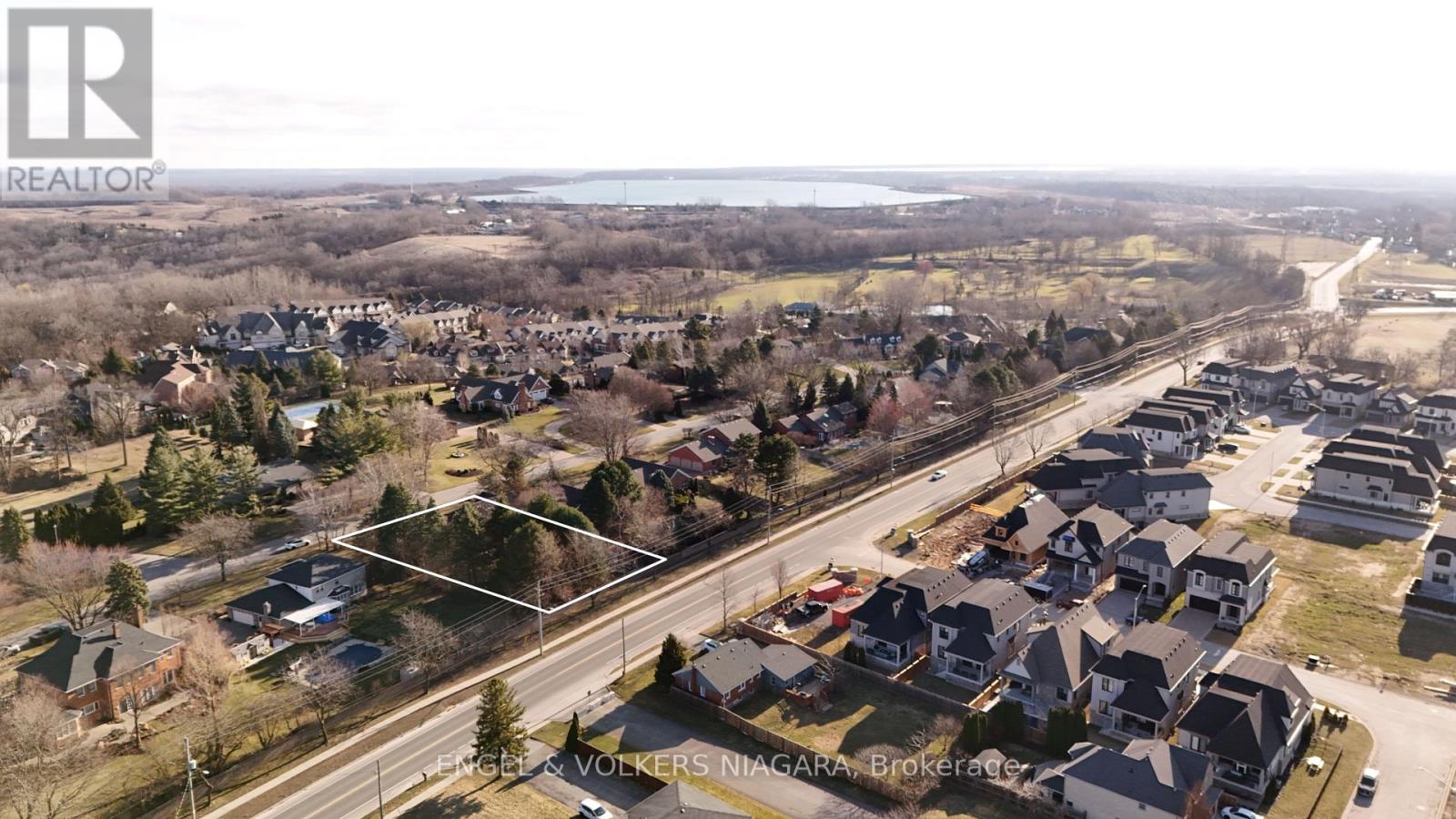 6542 January Drive, Niagara Falls, Ontario  L2J 4J4 - Photo 6 - X12692184