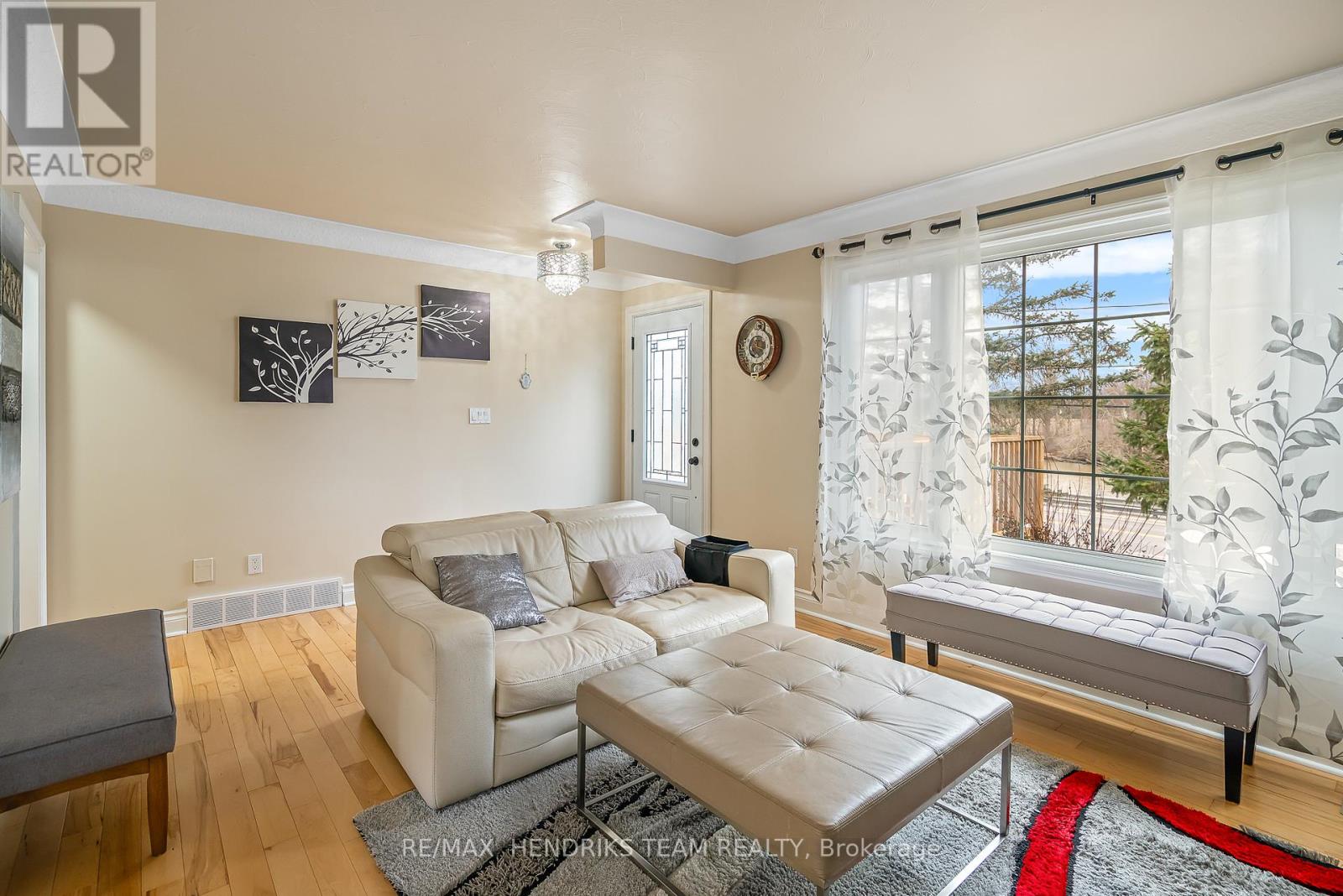 415 Riverside Drive, Welland, Ontario  L3C 5E8 - Photo 5 - X12692362