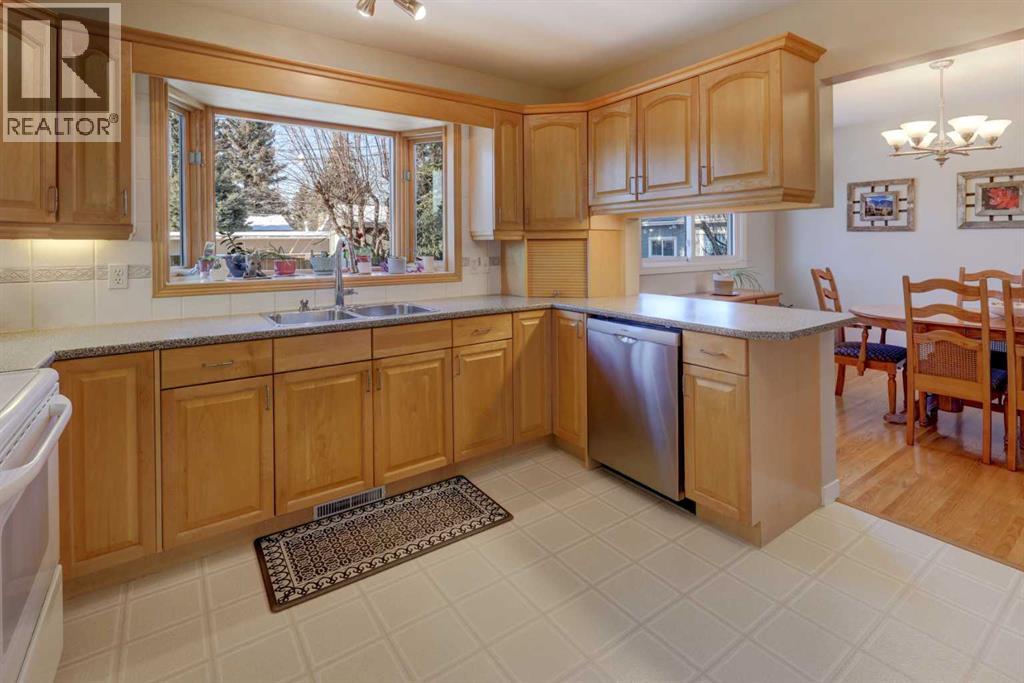 3111 Breen Crescent Nw, Calgary, Alberta  T2L 1S6 - Photo 8 - A2271067