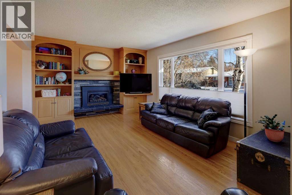 3111 Breen Crescent Nw, Calgary, Alberta  T2L 1S6 - Photo 2 - A2271067