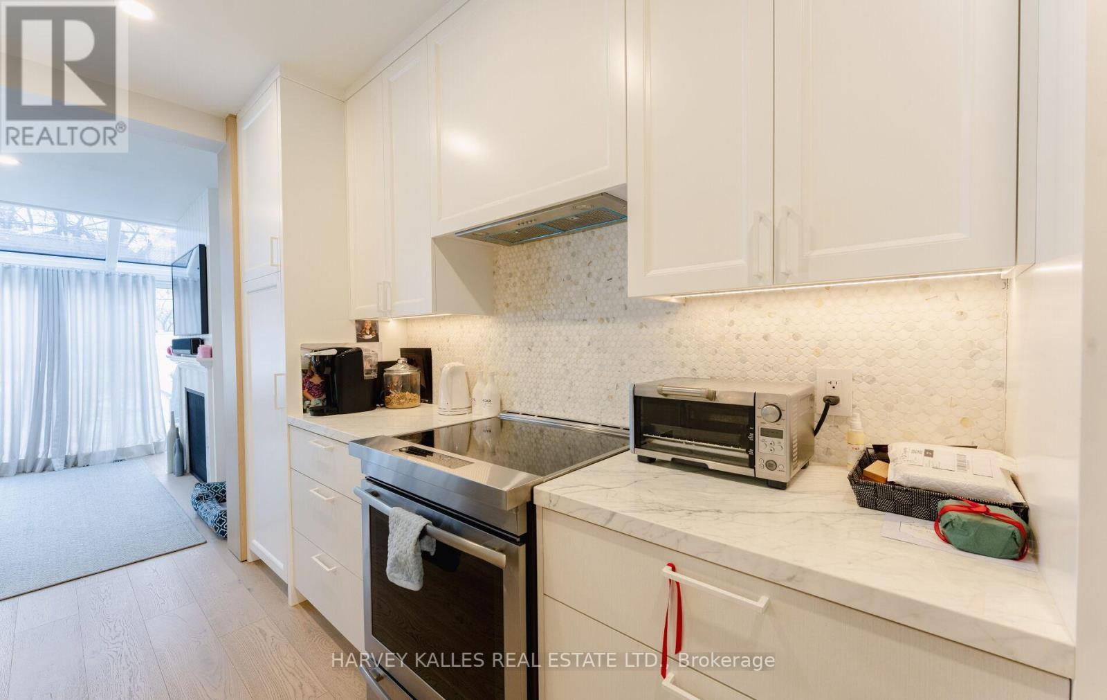 25 Gilgorm Road, Toronto, Ontario  M5N 2M4 - Photo 10 - C12692156