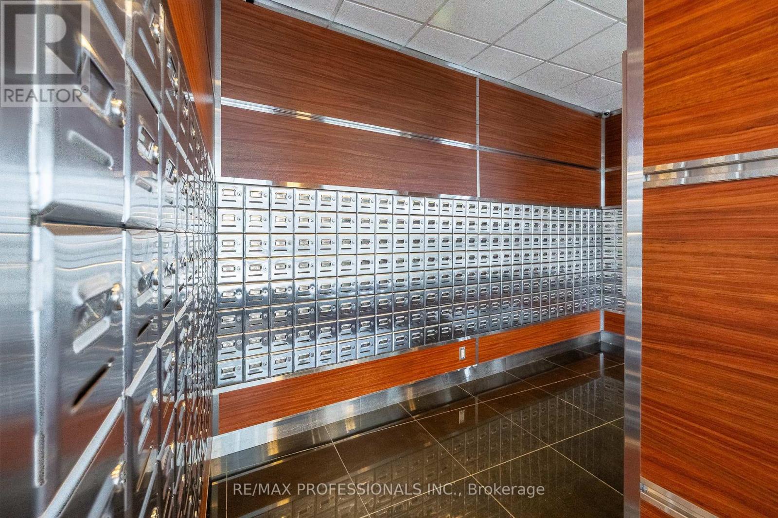 3703 - 77 Harbour Square, Toronto, Ontario  M5J 2S2 - Photo 29 - C12692164