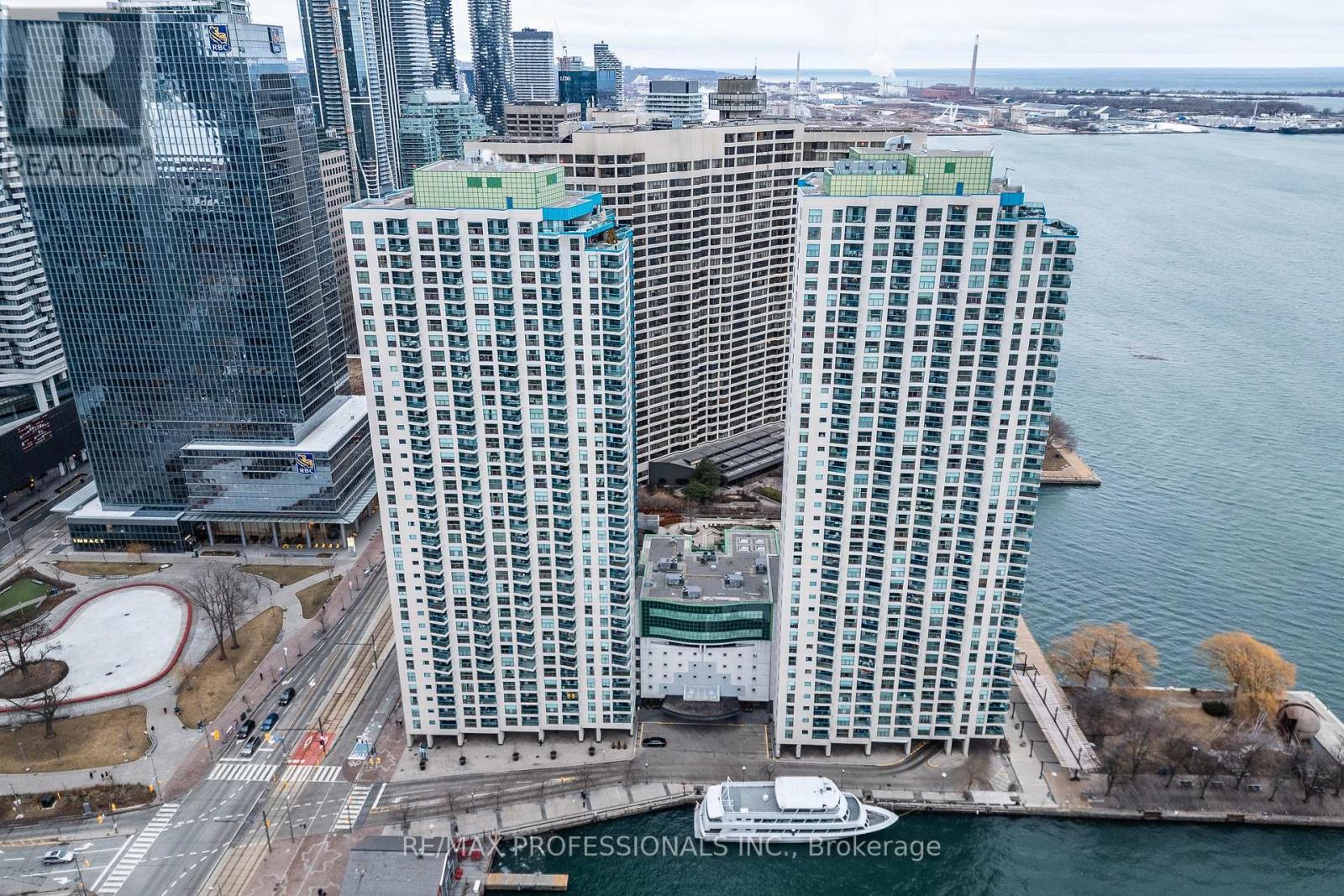 3703 - 77 Harbour Square, Toronto, Ontario  M5J 2S2 - Photo 43 - C12692164