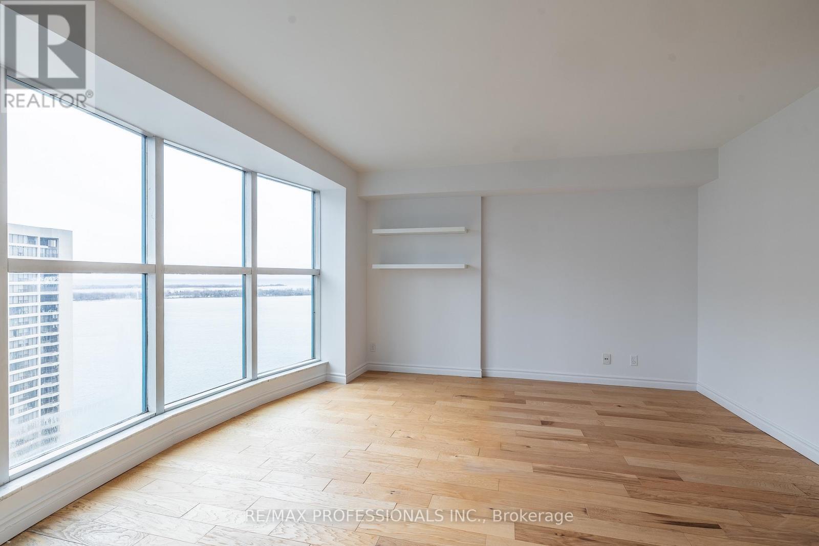 3703 - 77 Harbour Square, Toronto, Ontario  M5J 2S2 - Photo 6 - C12692164