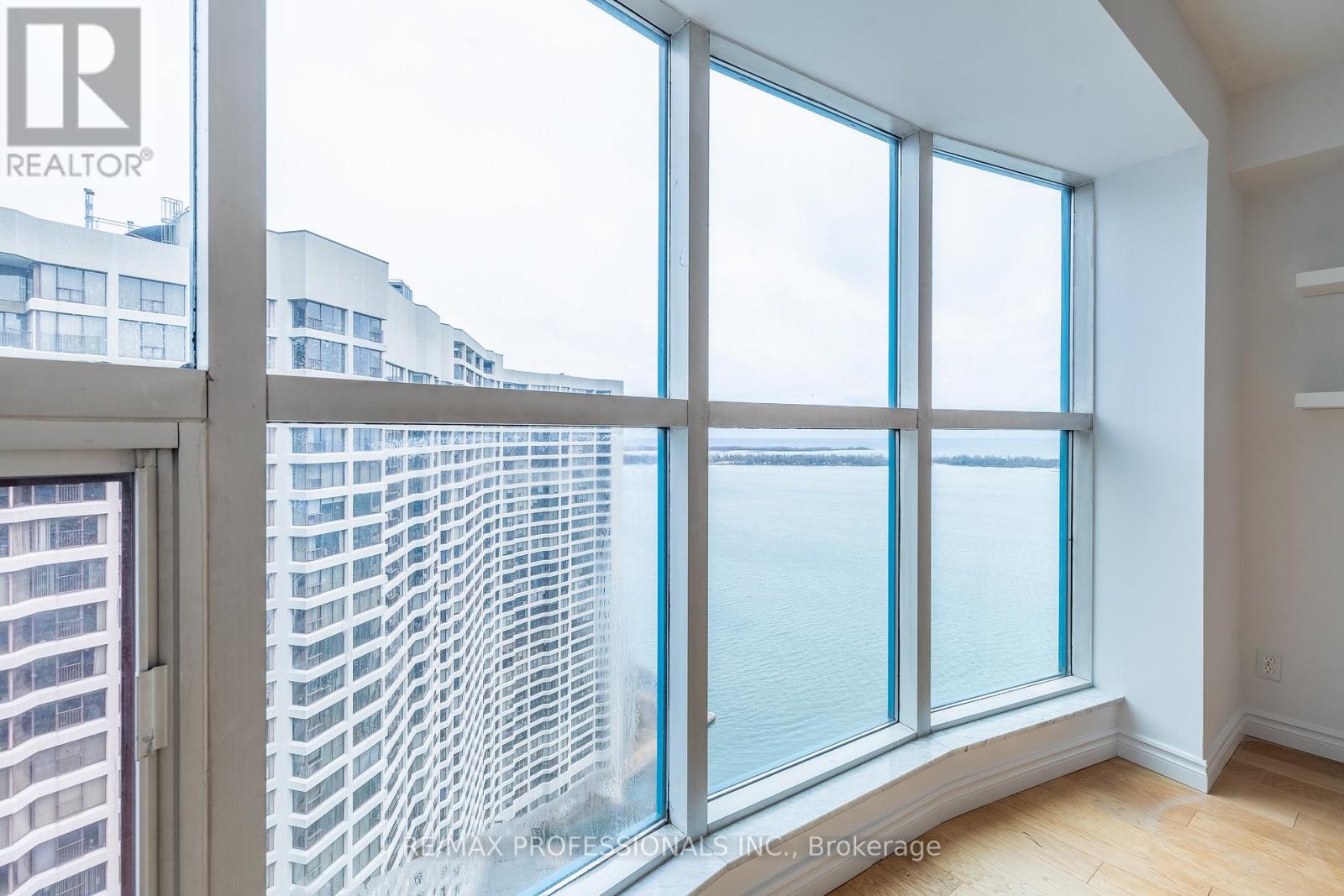 3703 - 77 Harbour Square, Toronto, Ontario  M5J 2S2 - Photo 9 - C12692164