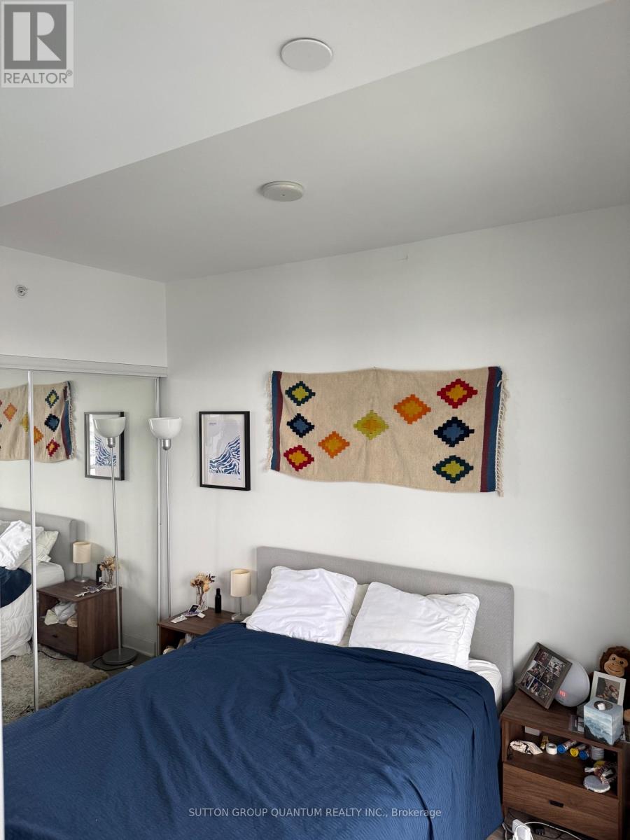 4705 - 15 Grenville Street, Toronto, Ontario  M4Y 0B9 - Photo 7 - C12692218