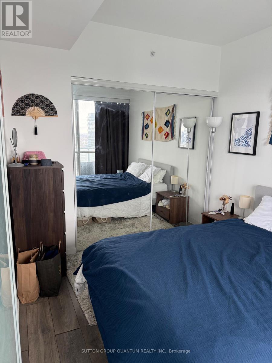 4705 - 15 Grenville Street, Toronto, Ontario  M4Y 0B9 - Photo 8 - C12692218