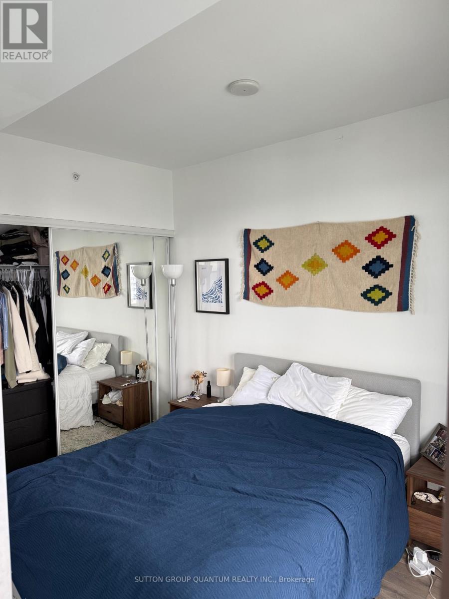 4705 - 15 Grenville Street, Toronto, Ontario  M4Y 0B9 - Photo 9 - C12692218