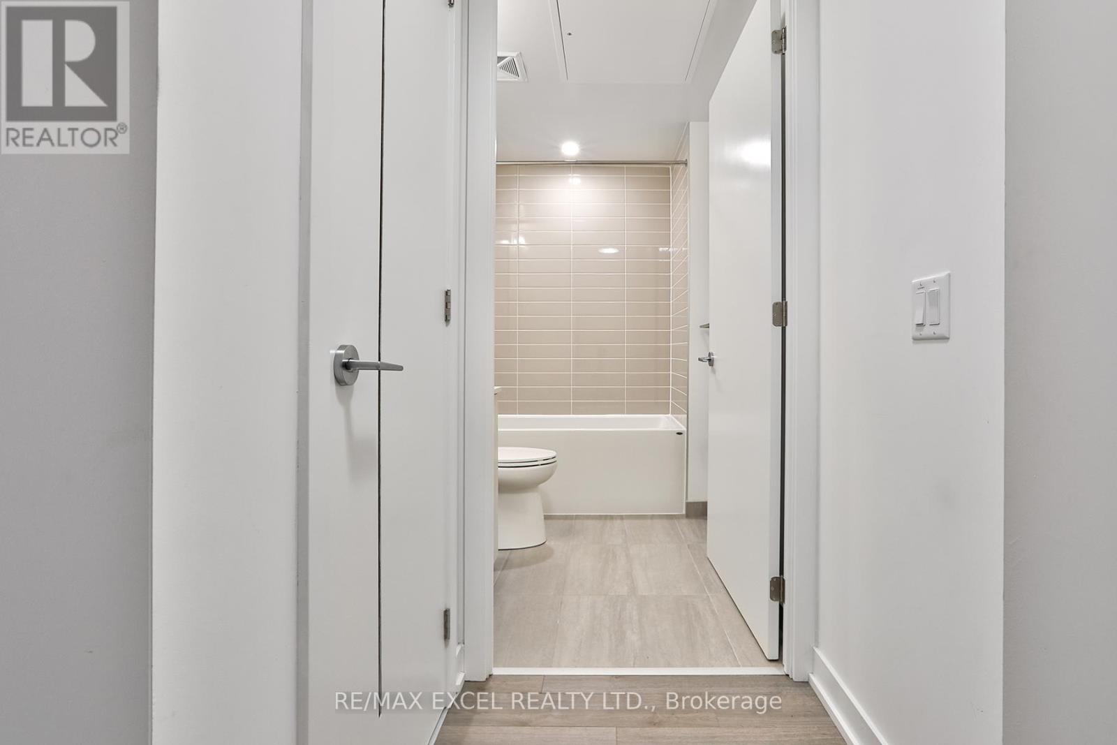 1407 - 357 King Street W, Toronto, Ontario  M5V 0S7 - Photo 3 - C12692224