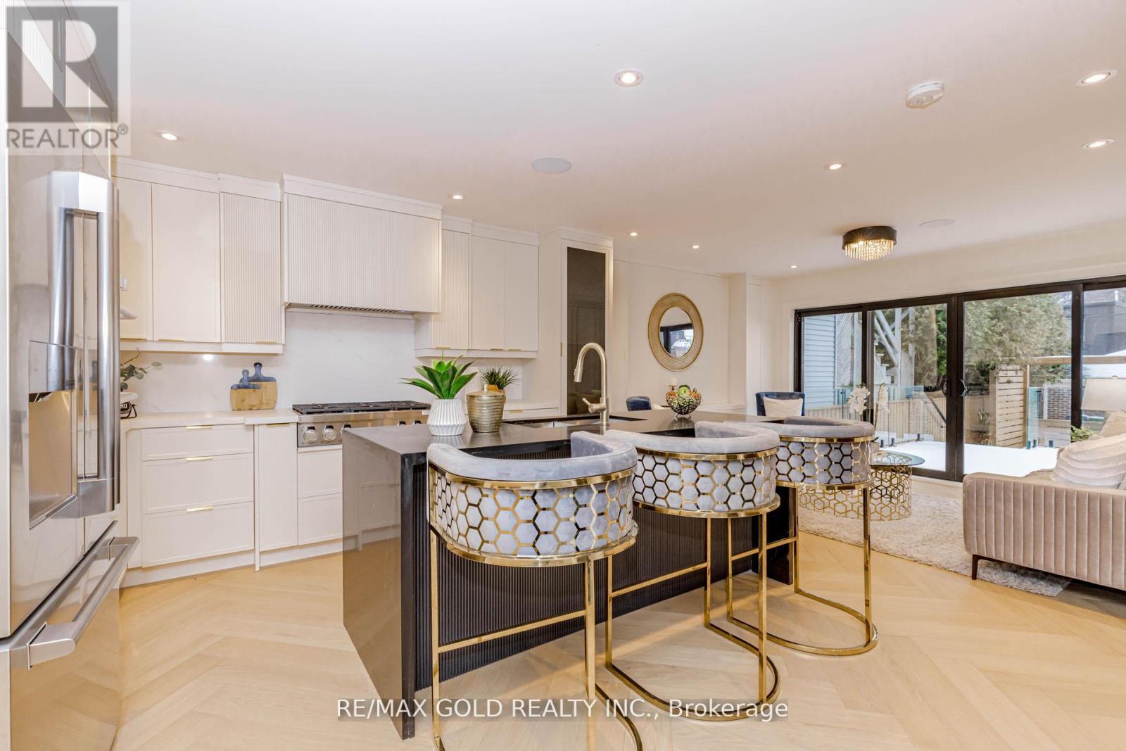 786 Euclid Avenue, Toronto, Ontario  M6G 2V4 - Photo 10 - C12692234