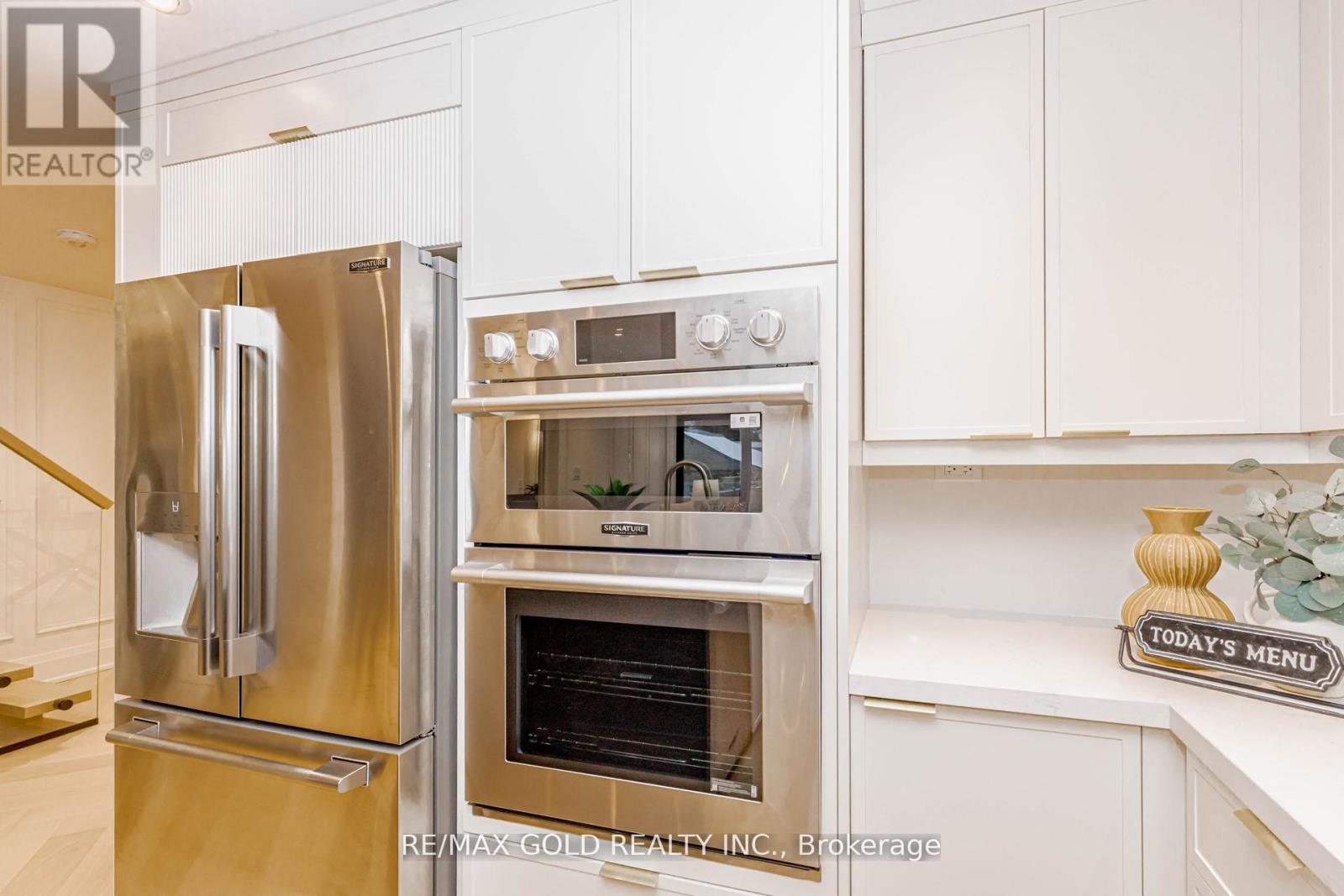 786 Euclid Avenue, Toronto, Ontario  M6G 2V4 - Photo 13 - C12692234