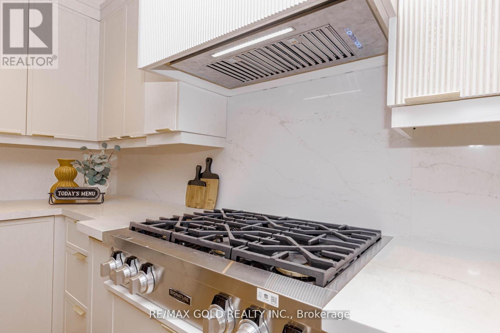 786 Euclid Avenue, Toronto, Ontario  M6G 2V4 - Photo 14 - C12692234