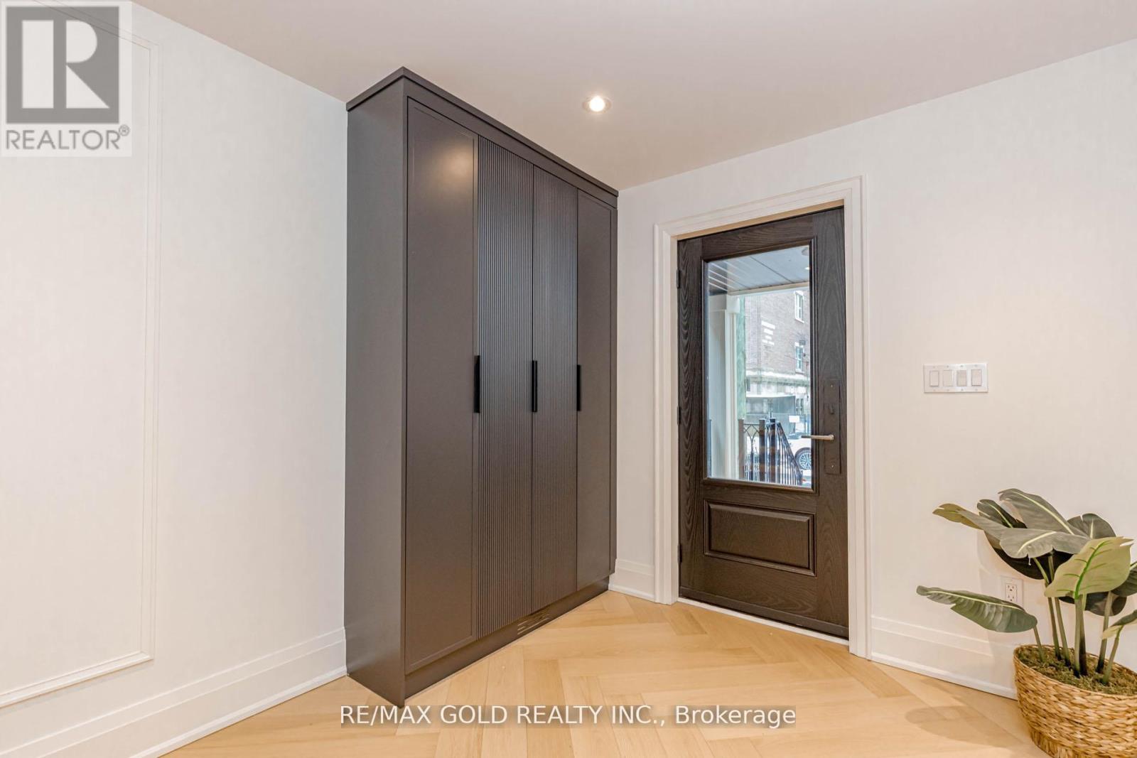 786 Euclid Avenue, Toronto, Ontario  M6G 2V4 - Photo 5 - C12692234