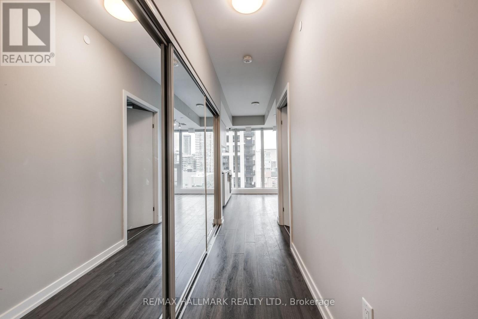77 Shuter Street, Toronto, Ontario  M5B 0B8 - Photo 4 - C12692282