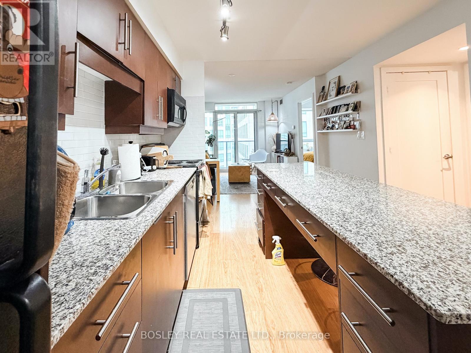 908 - 20 Blue Jays Way, Toronto, Ontario  M5V 3W6 - Photo 11 - C12692286