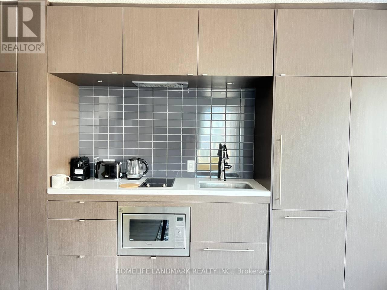 1407 - 155 Yorkville Avenue, Toronto, Ontario  M5R 0B4 - Photo 11 - C12692332