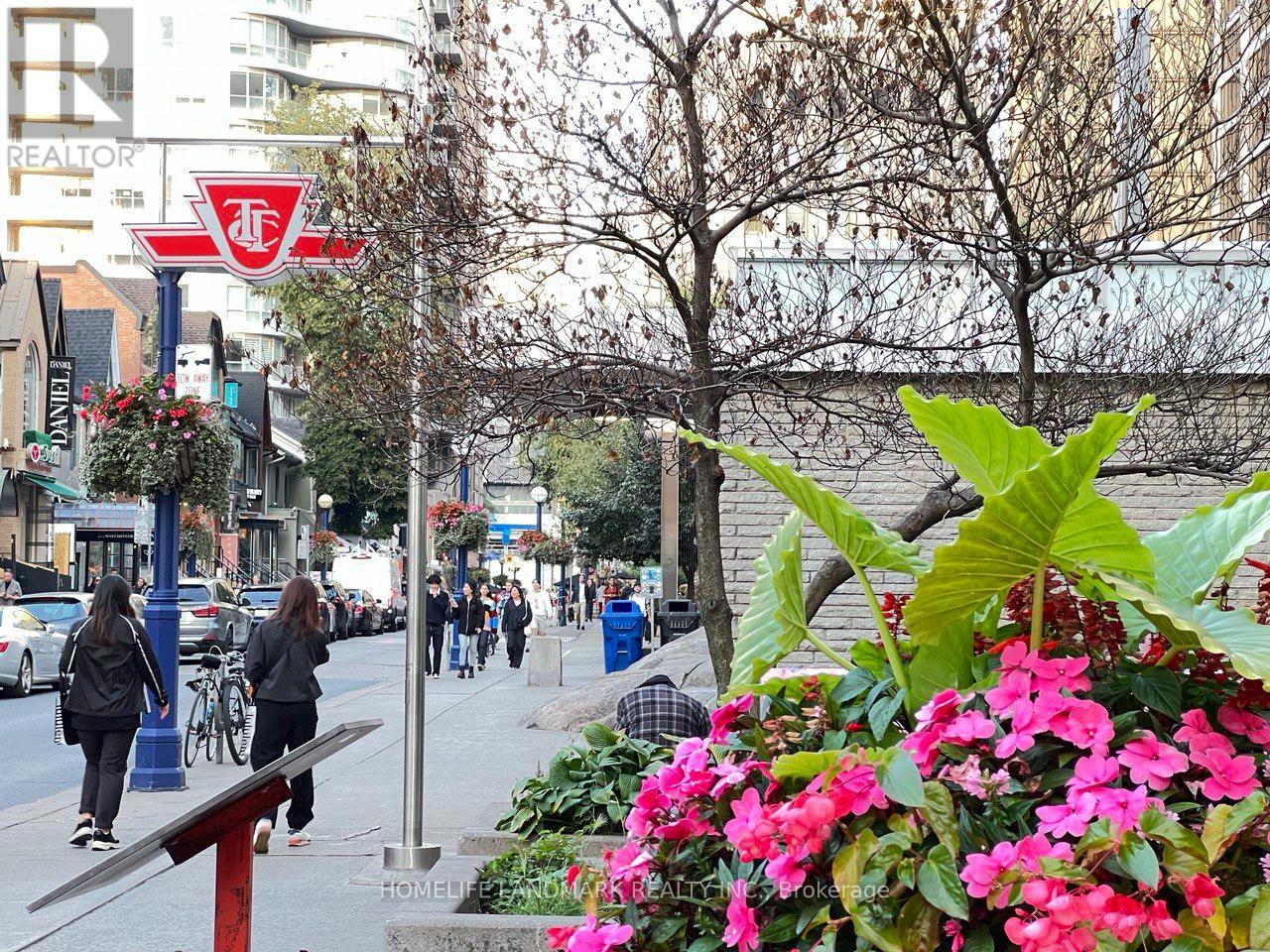 1407 - 155 Yorkville Avenue, Toronto, Ontario  M5R 0B4 - Photo 16 - C12692332