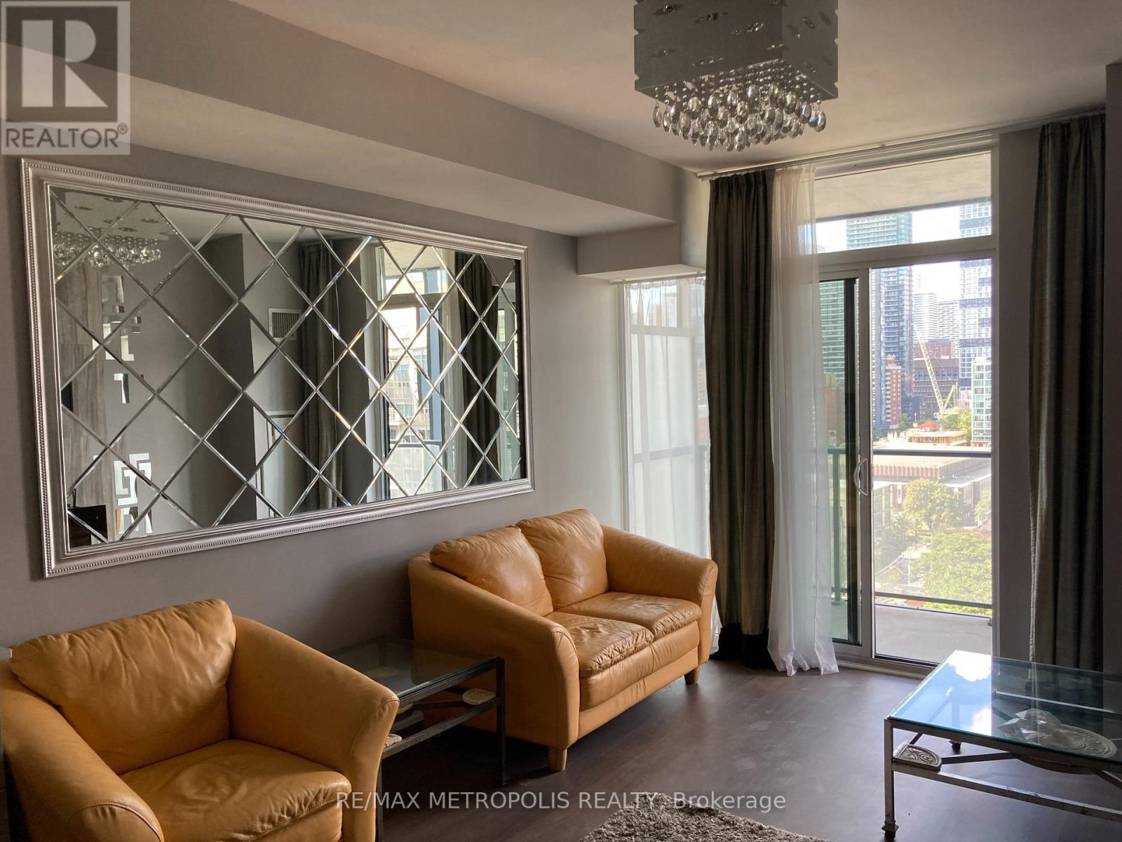 1302 - 105 George Street, Toronto, Ontario  M5A 0L4 - Photo 2 - C12692366