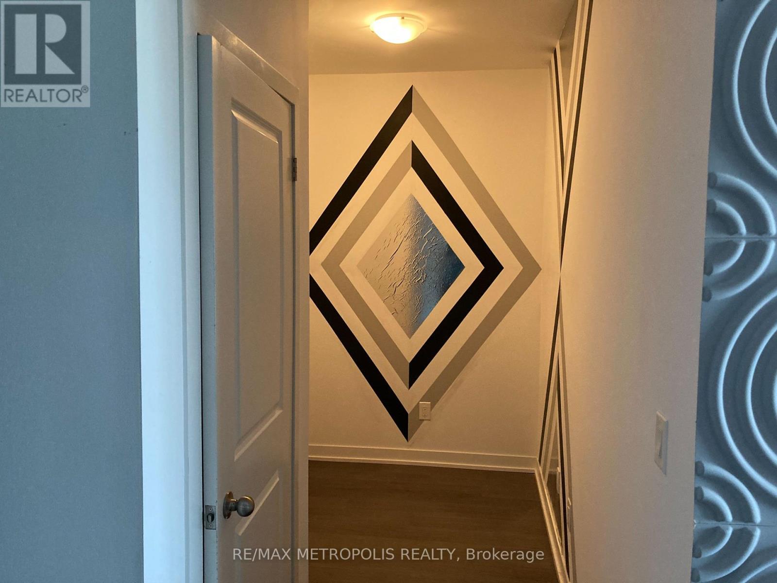 1302 - 105 George Street, Toronto, Ontario  M5A 0L4 - Photo 6 - C12692366