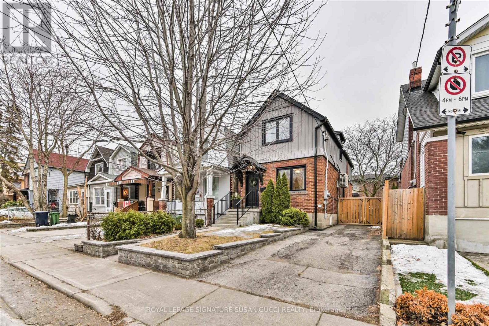 257 Lumsden Avenue, Toronto, Ontario  M4C 2K7 - Photo 1 - E12692338