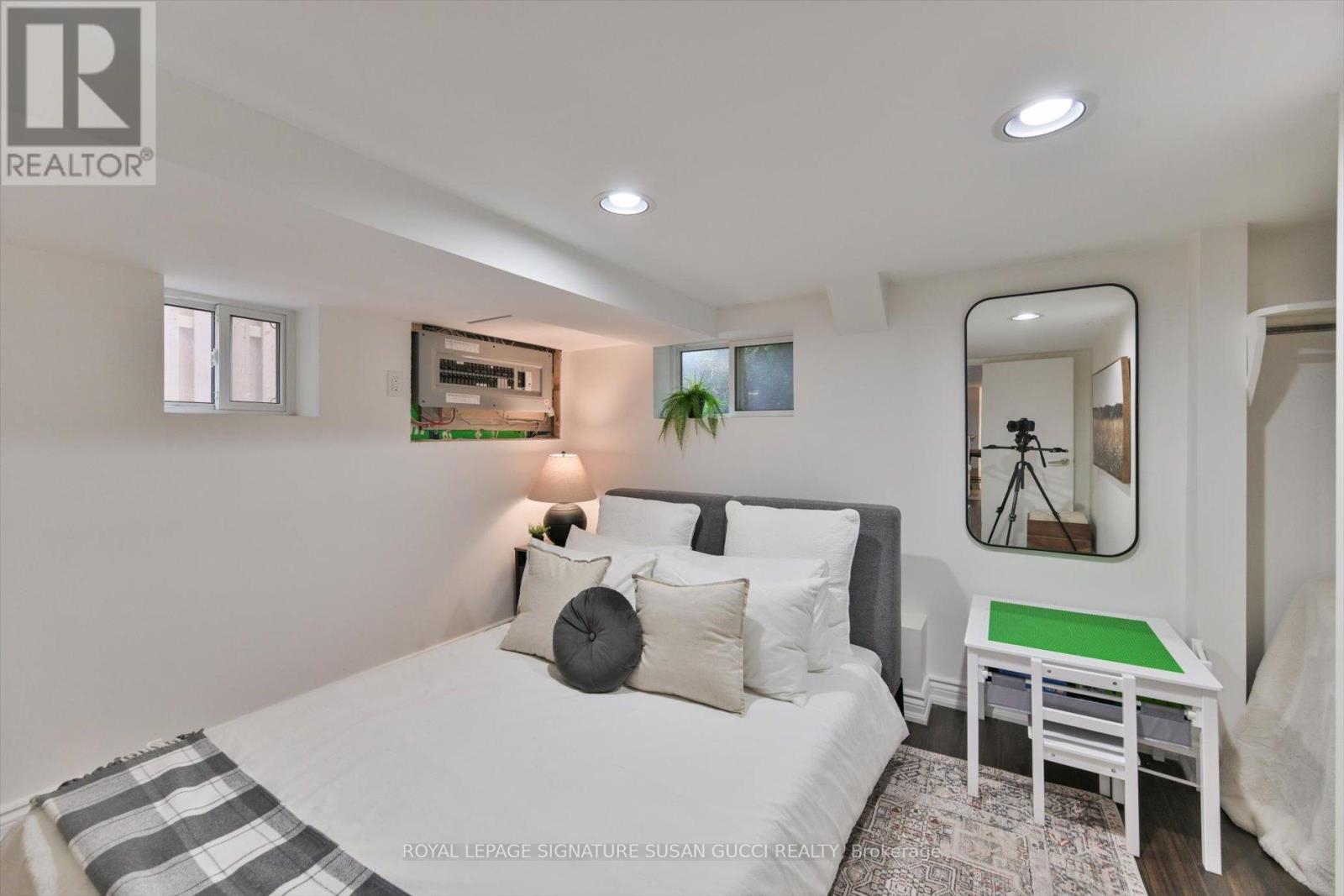 257 Lumsden Avenue, Toronto, Ontario  M4C 2K7 - Photo 33 - E12692338