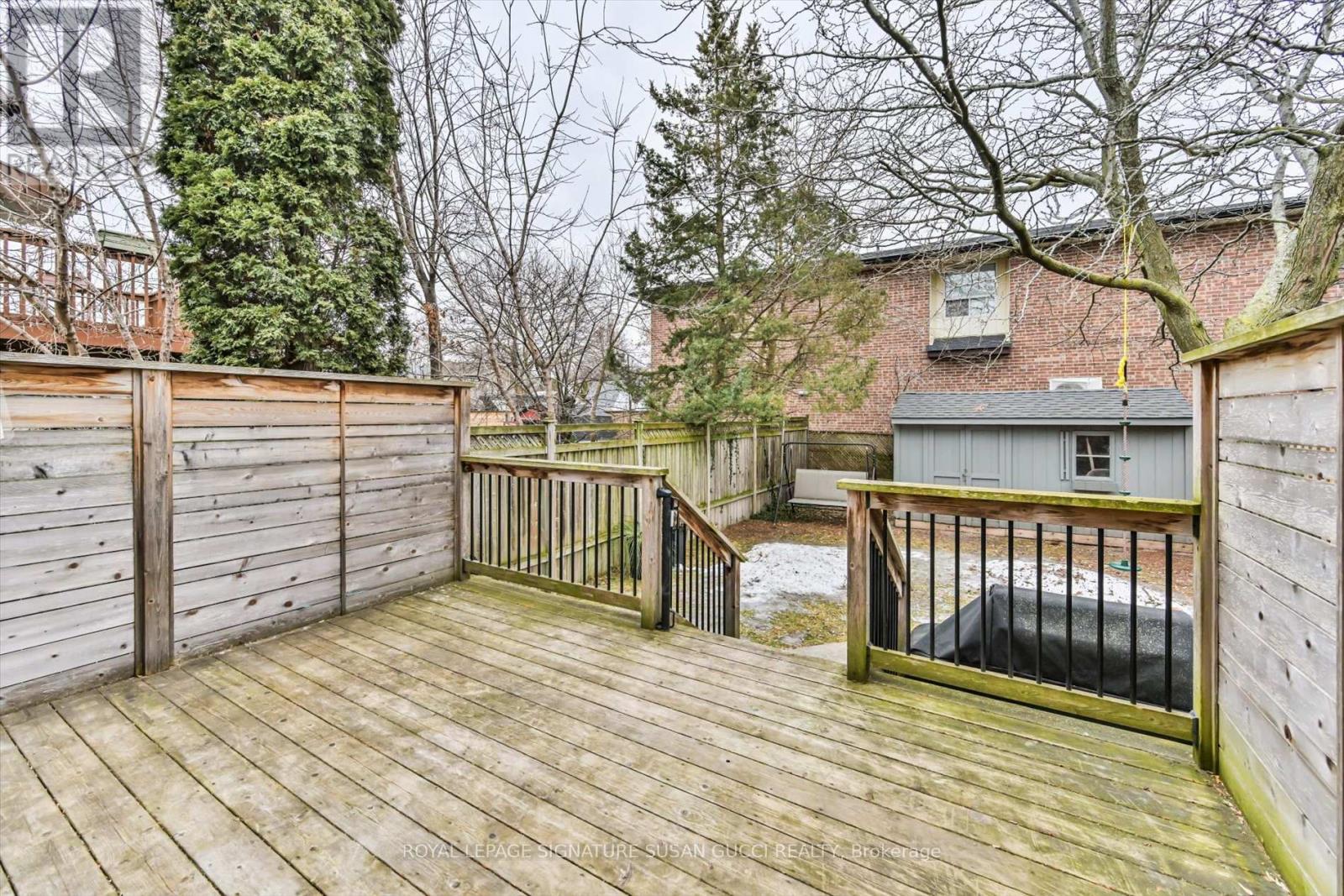 257 Lumsden Avenue, Toronto, Ontario  M4C 2K7 - Photo 35 - E12692338