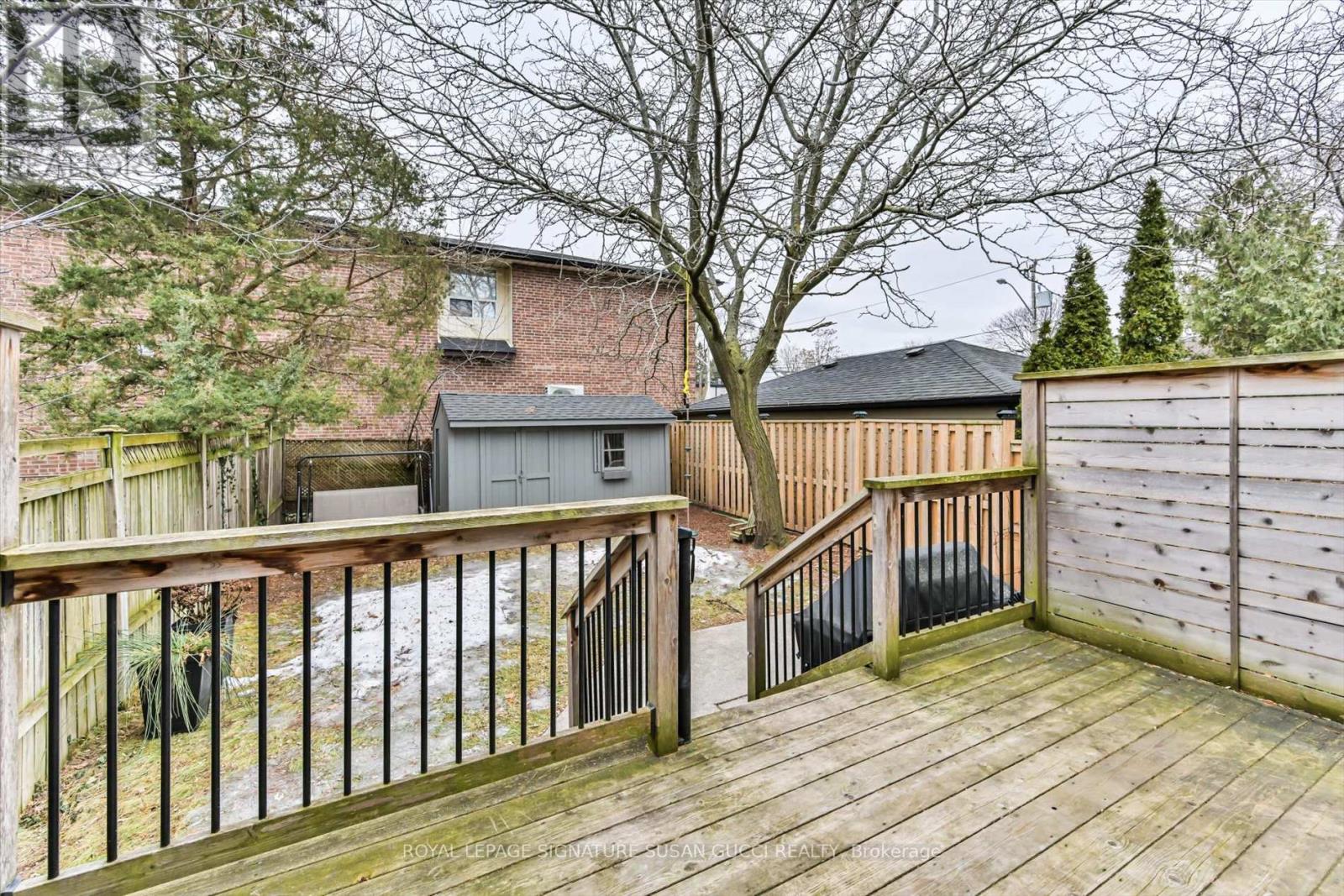 257 Lumsden Avenue, Toronto, Ontario  M4C 2K7 - Photo 36 - E12692338