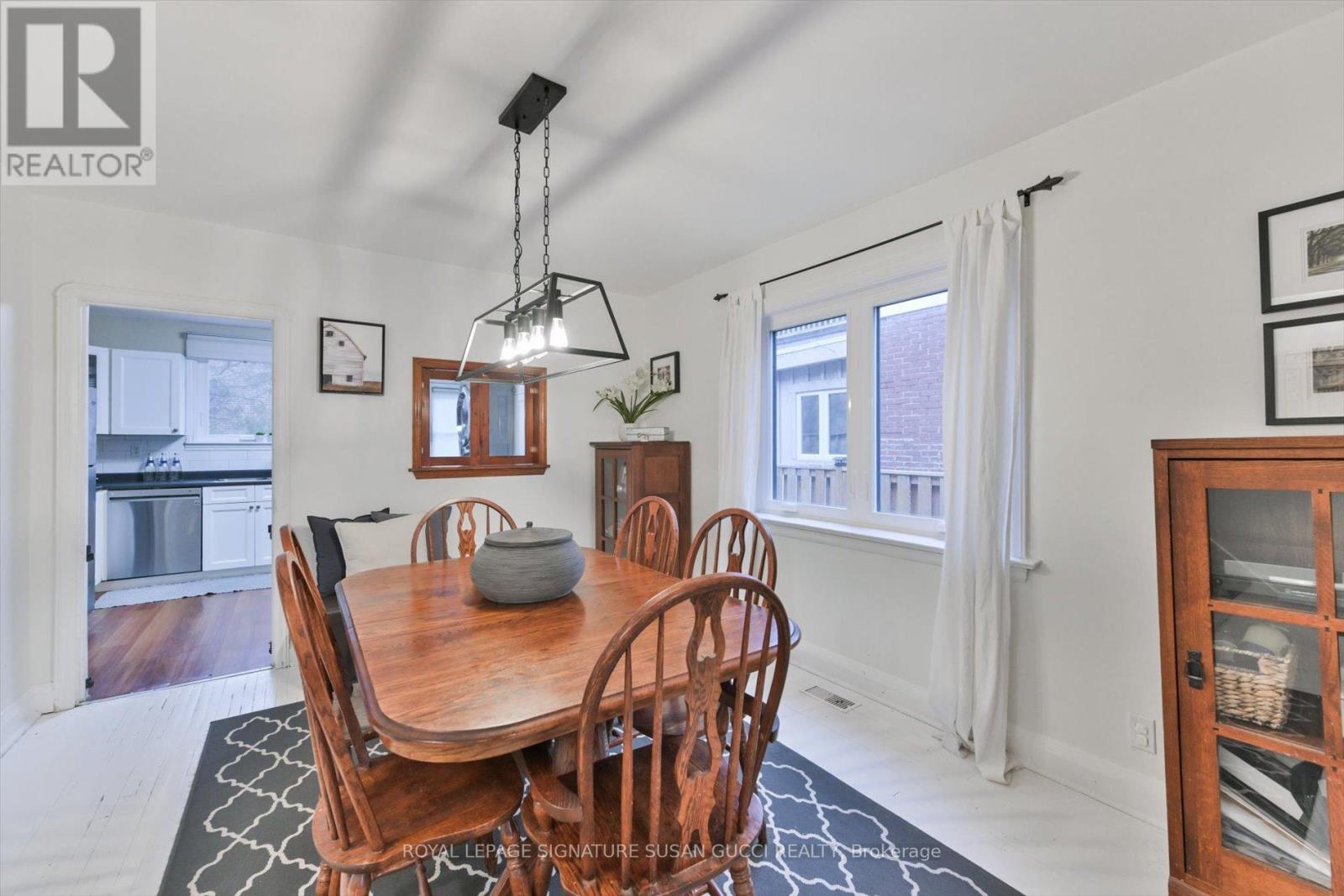 257 Lumsden Avenue, Toronto, Ontario  M4C 2K7 - Photo 6 - E12692338