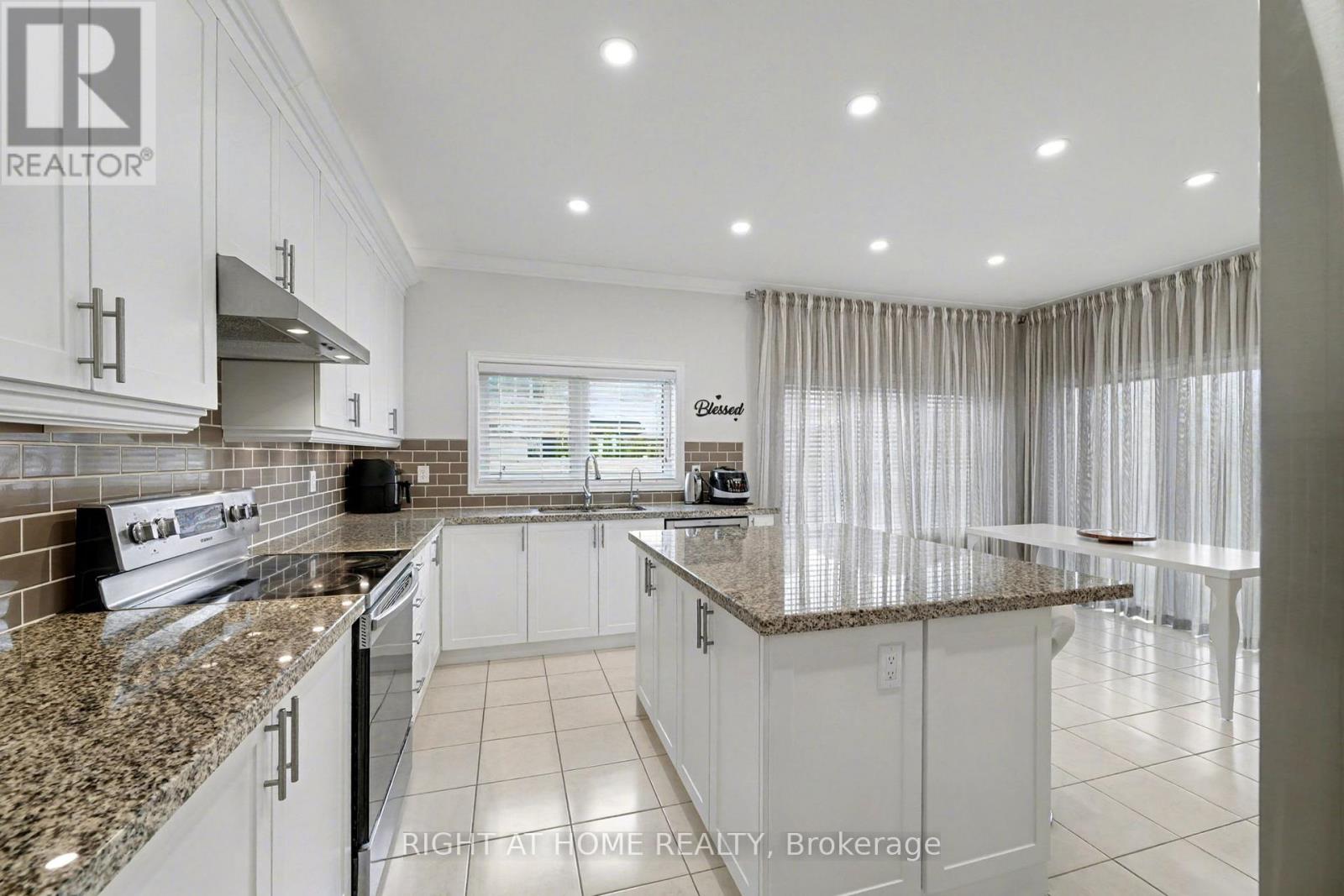 1016 Wickham Road, Innisfil, Ontario  L9S 0N5 - Photo 10 - N12692240