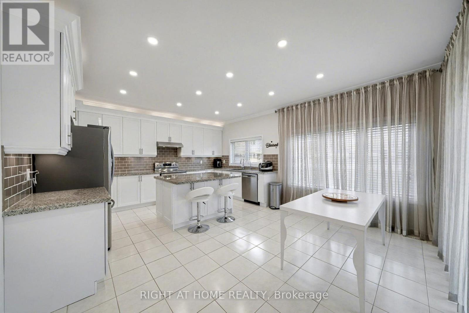 1016 Wickham Road, Innisfil, Ontario  L9S 0N5 - Photo 16 - N12692240