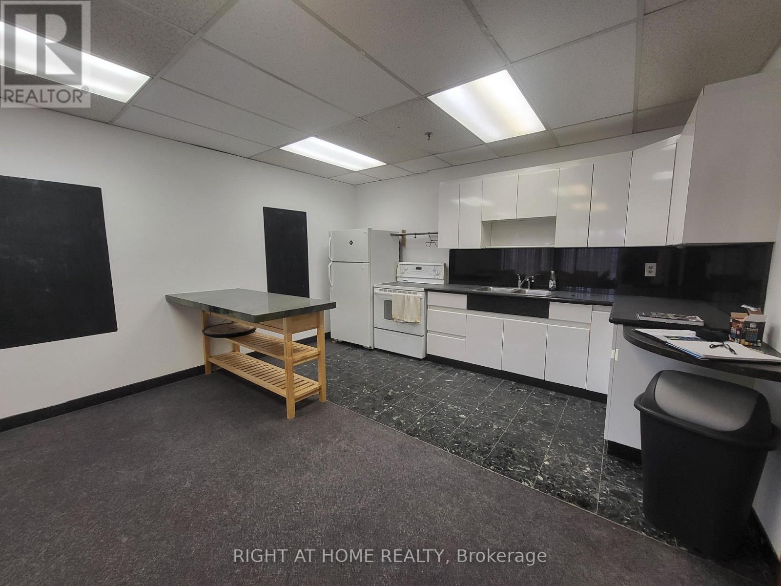 A - 110 Cidermill Avenue, Vaughan, Ontario  L4K 4L9 - Photo 4 - N12692248