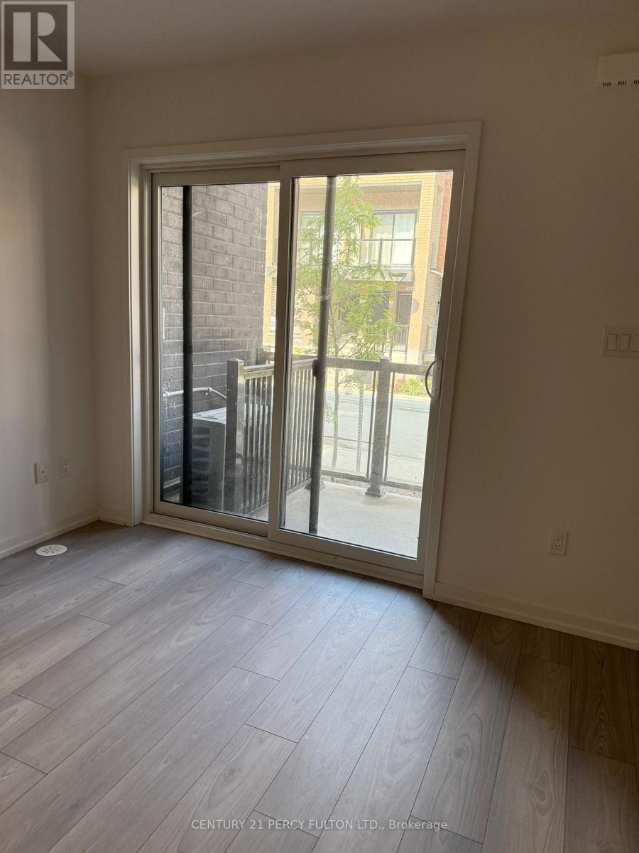 23 - 17 Lytham Green Circle, Newmarket, Ontario  L3Y 0H4 - Photo 4 - N12692264