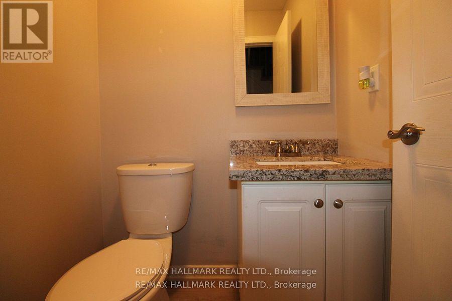 20 Brown Street, Barrie (Ardagh), Ontario  L4N 7V8 - Photo 10 - S12692262