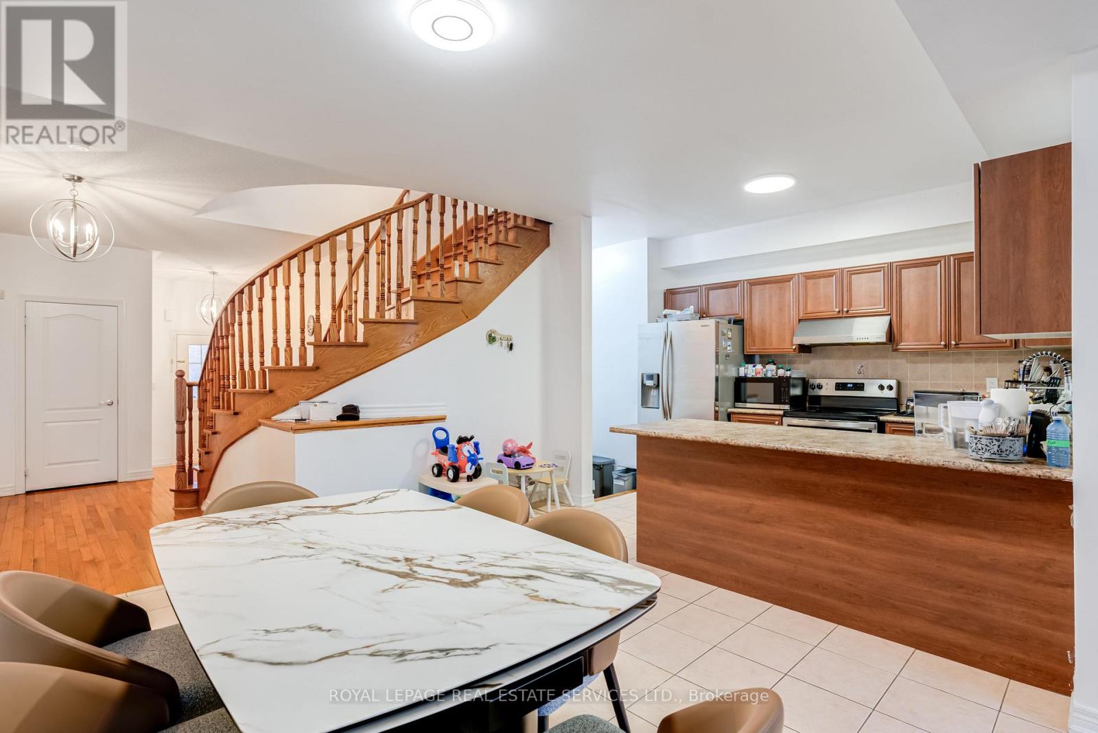 1337 Kestell Boulevard, Oakville, Ontario  L6H 0C8 - Photo 11 - W12692162