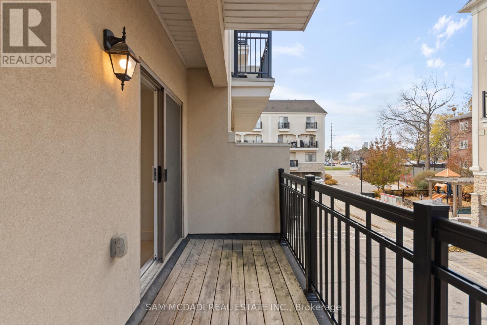 23 - 3083 Cawthra Road, Mississauga, Ontario  L5A 2X4 - Photo 20 - W12692166