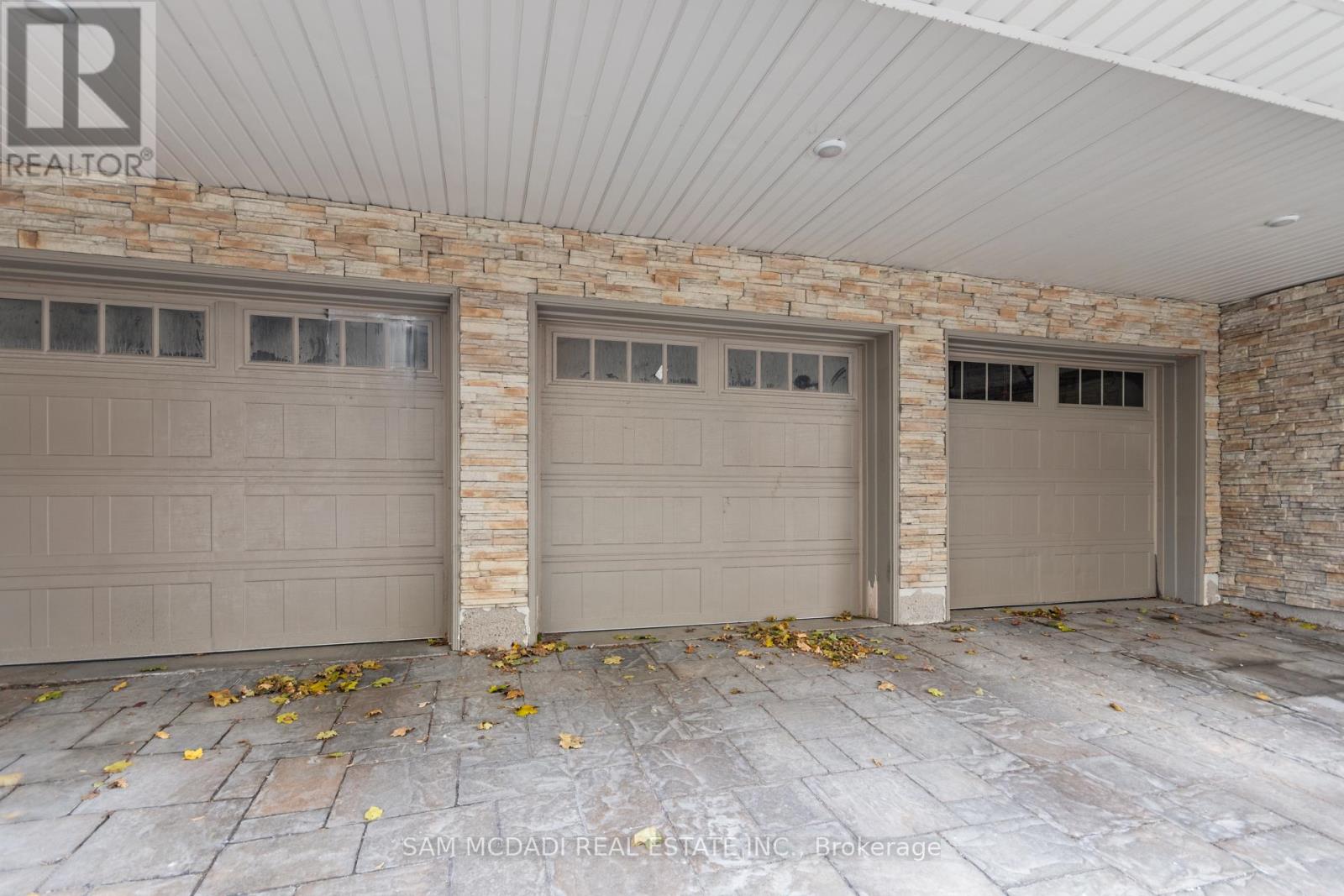 23 - 3083 Cawthra Road, Mississauga, Ontario  L5A 2X4 - Photo 27 - W12692166