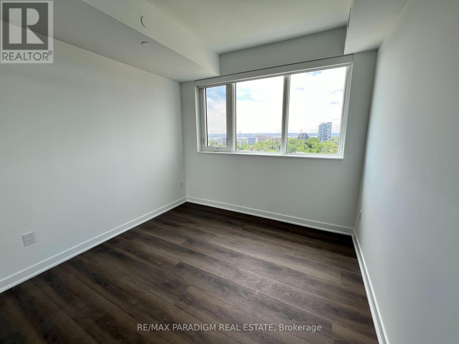 1207 - 2007 James Street, Burlington, Ontario  L7R 0G7 - Photo 12 - W12692182