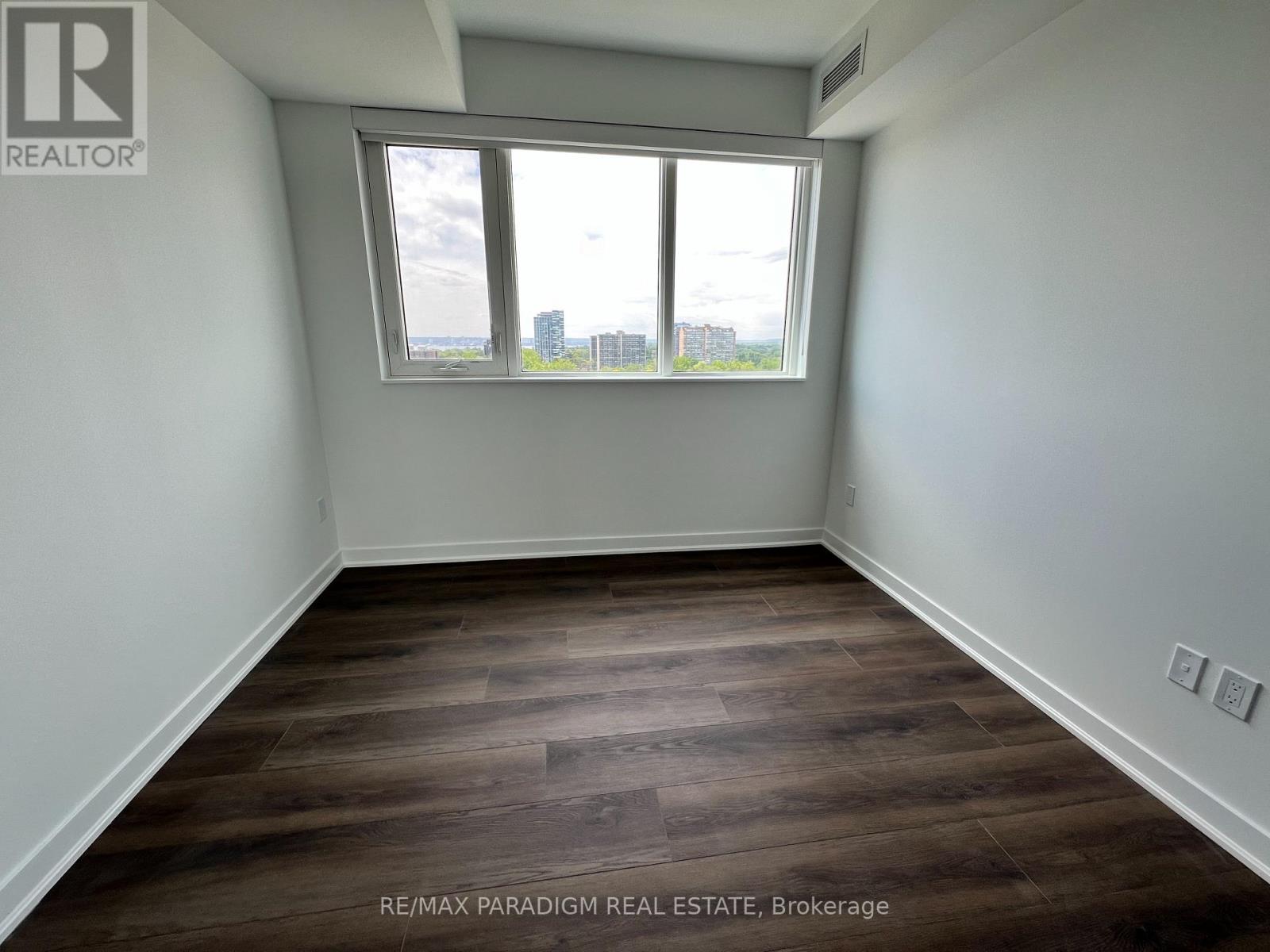 1207 - 2007 James Street, Burlington, Ontario  L7R 0G7 - Photo 13 - W12692182