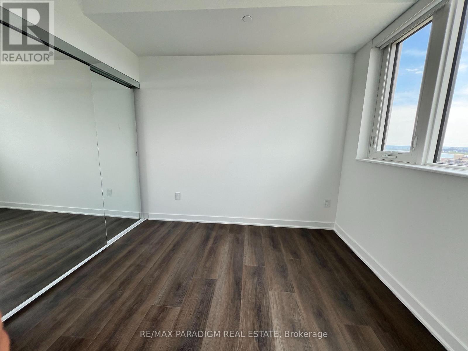 1207 - 2007 James Street, Burlington, Ontario  L7R 0G7 - Photo 14 - W12692182