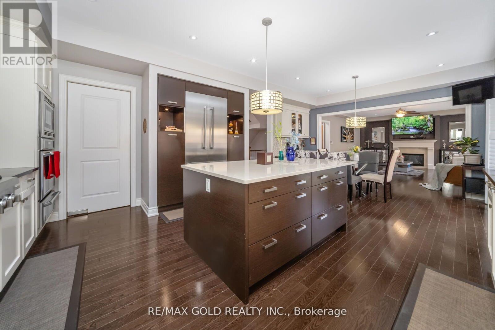 6 Ayrshire Court, Brampton, Ontario  L6Z 0G6 - Photo 10 - W12692268