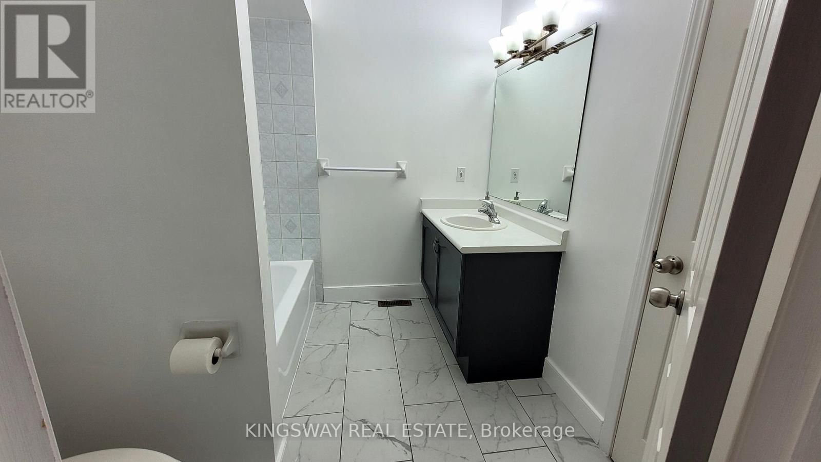 38 - 2 Clay Brick Court, Brampton, Ontario  L6V 4M7 - Photo 11 - W12692322