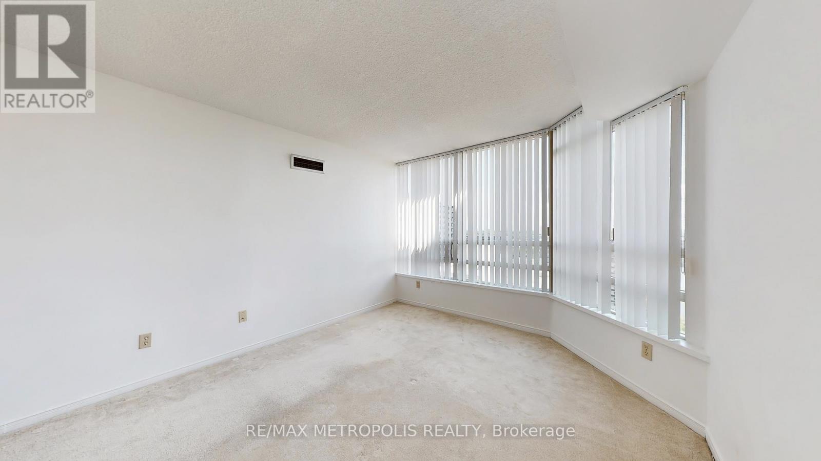 1609 - 75 King Street E, Mississauga, Ontario  L5A 4G5 - Photo 17 - W12692328