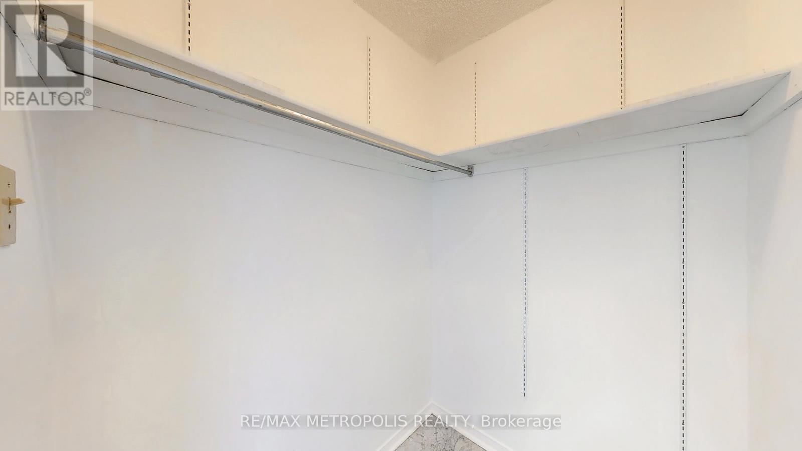 1609 - 75 King Street E, Mississauga, Ontario  L5A 4G5 - Photo 22 - W12692328