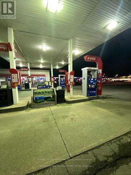 8214 Lundy's  Lane E, Niagara Falls, Ontario  L2H 0L4 - Photo 8 - X12692280