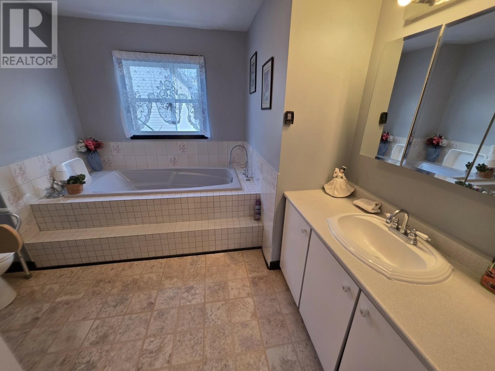 3 Main Highway, Mobile, Newfoundland & Labrador  A0A 4K0 - Photo 8 - 1293686