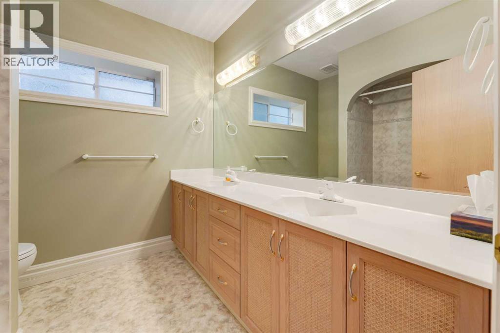 14 Patina Lane Sw, Calgary, Alberta  T3H 3N4 - Photo 38 - A2263476