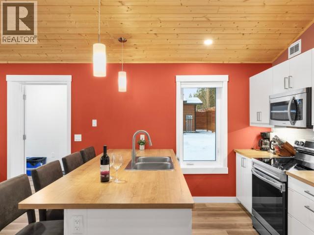 34 Takhini Meadows Drive, Whitehorse North, Yukon  Y1A 7A2 - Photo 38 - 17030